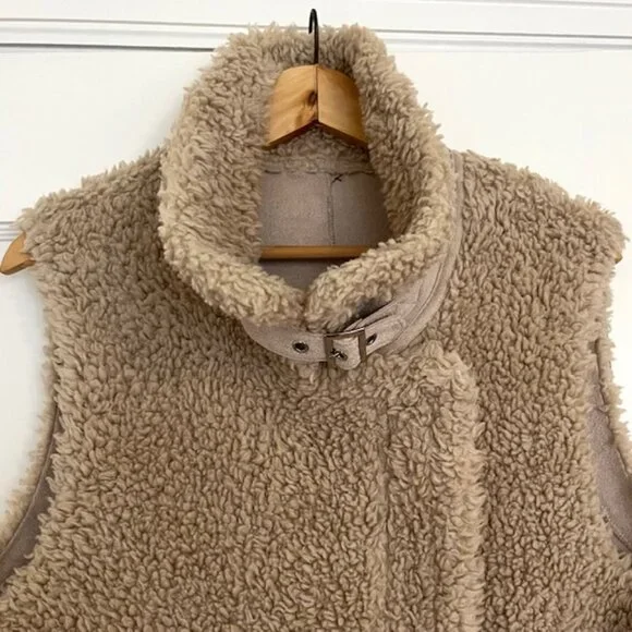 Genuine Sherling Wool Vest with Buckle Collar | Size Medium - Picture 3 of 10